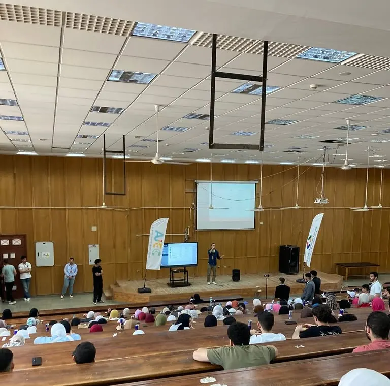 مدرج جامعي أثناء ورشة عن البرمجة